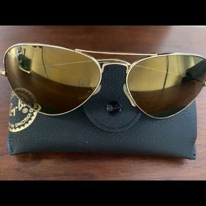 Ray Ban Mirrored Aviator Sunglasses.  Like new!   RB 3025